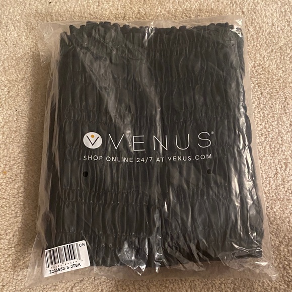 Venus Faux Leather Smocked Off-The-Shoulder Crop Top Size Small - Picture 2 of 11